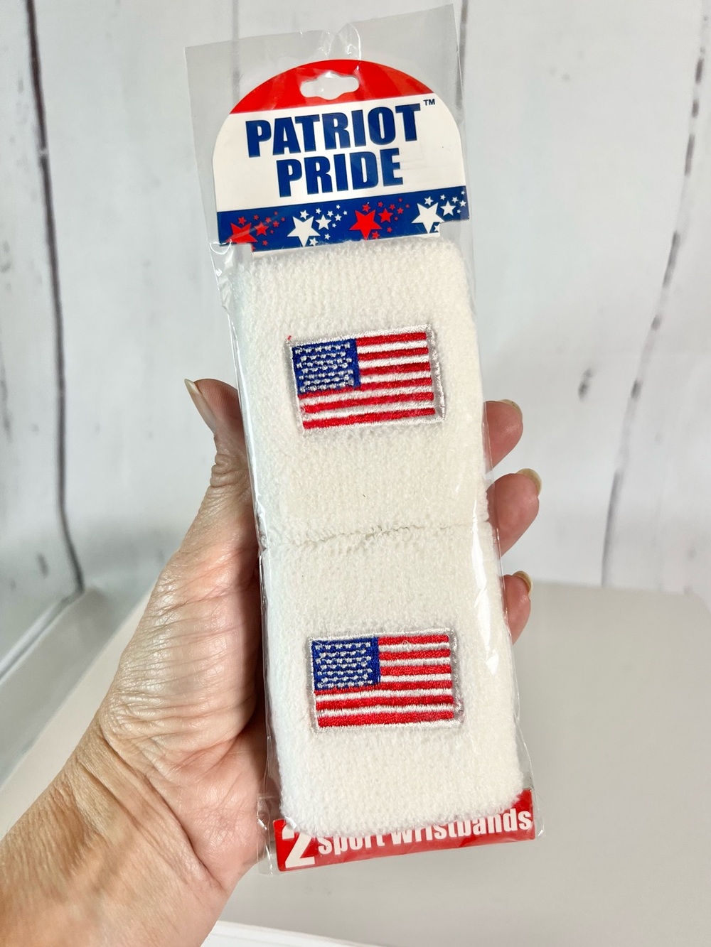 Unisex White with American Flags Pair of Wristbands Sweatbands (1 pair)-New!!